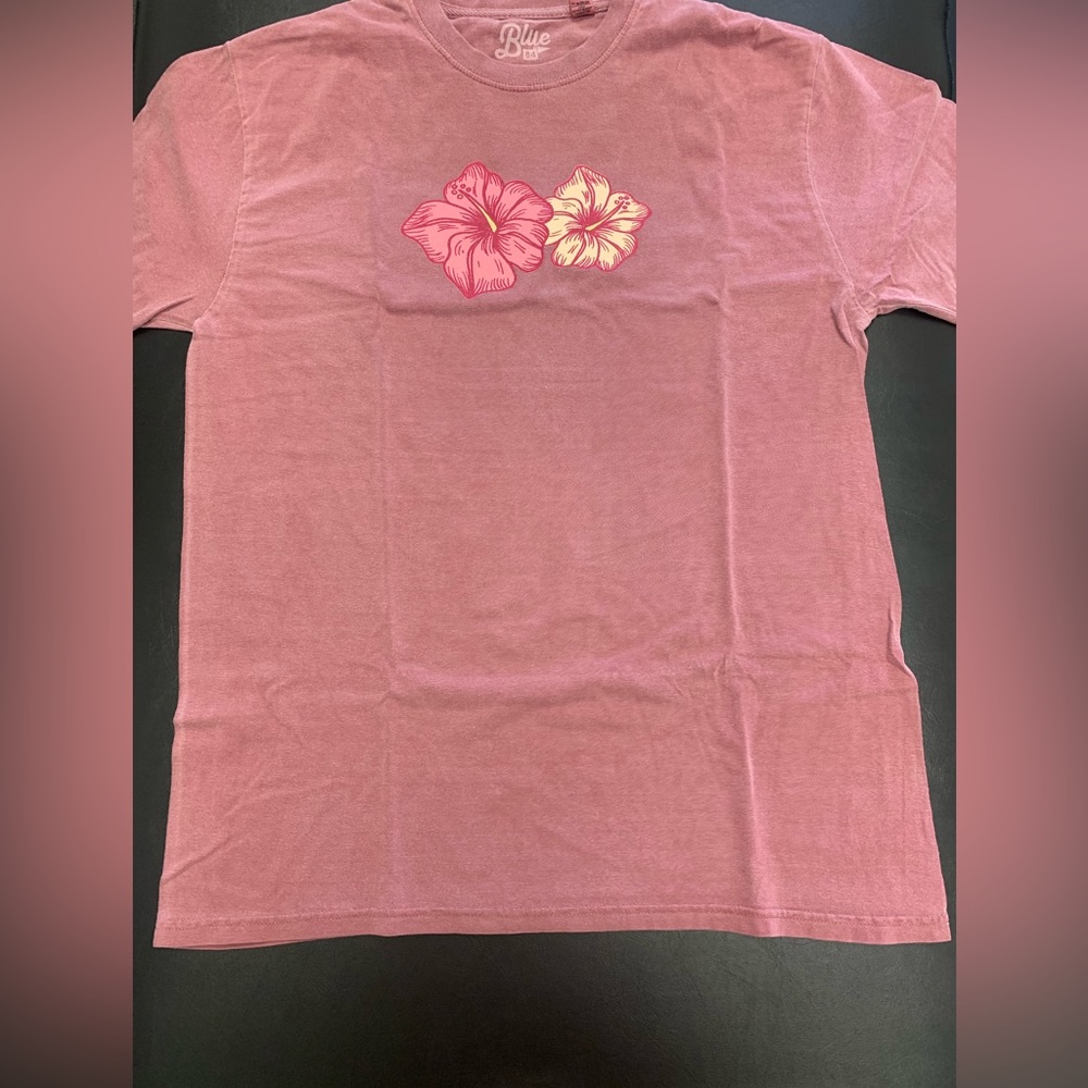 Hokulii Blue 84 Happy Hibiscus T-Shirt Light Maroon